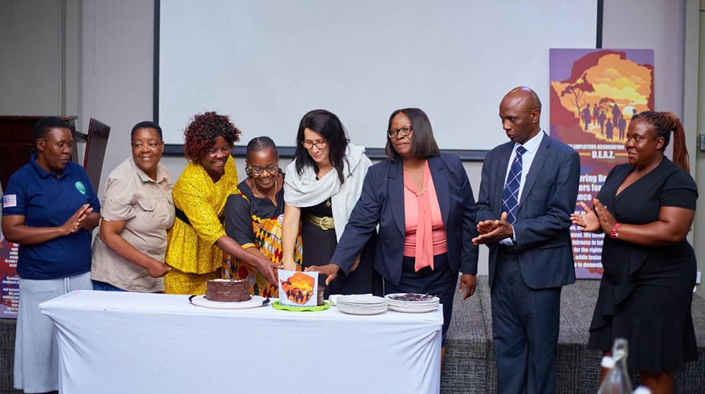 Collective Bargaining Becomes a Reality for Domestic Workers in Zimbabwe Historic Milestone of Our Affiliate ZDAWU! The first organization of domestic workers’ employers in Zimbabwe was launched on January 17 at an event attended by key stakeholders such as representatives of the Ministry of Labour, Public Service and Welfare; the Ministry of Health and Child Care; the Gender Commission; the Employers’ Confederation of Zimbabwe (EMCOZ); the International Labour Organization (ILO); WIEGO; the Registrar of La